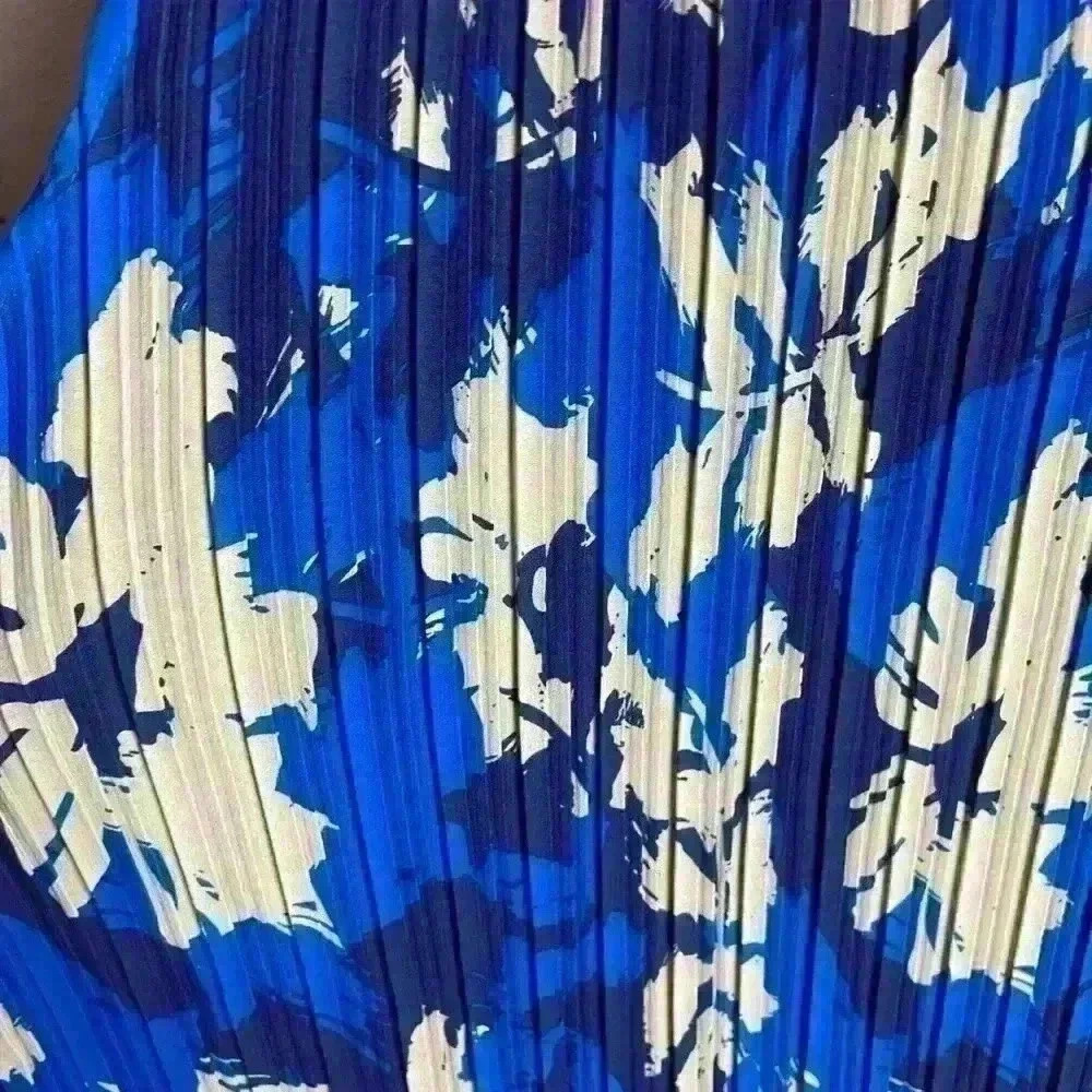 Joie Plus Size 1X Tank Top Floral Print Pleated Blue And Cream Boat Neck Texture - Picture 6 of 6